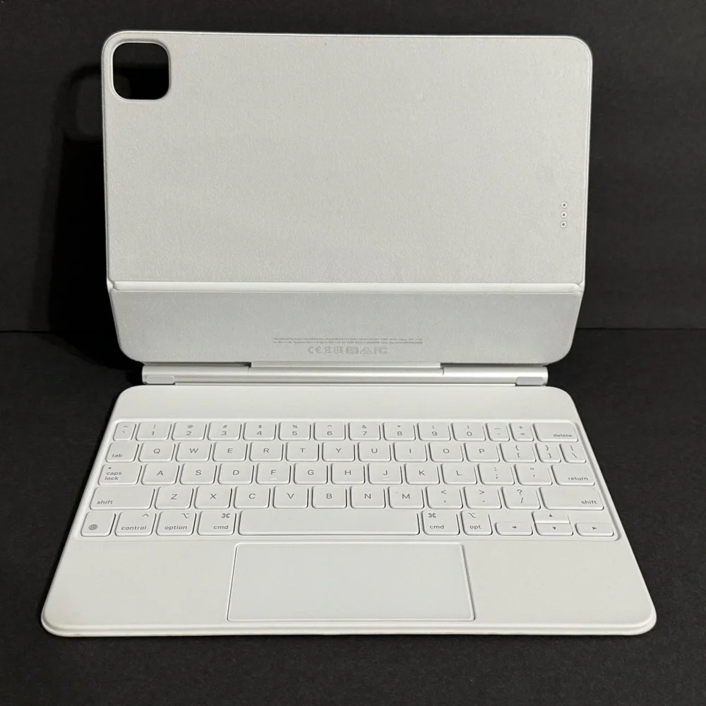 Apple iPad Pro 11 (Model A2261) Magic Keyboard Folio in White - Picture 5 of 7